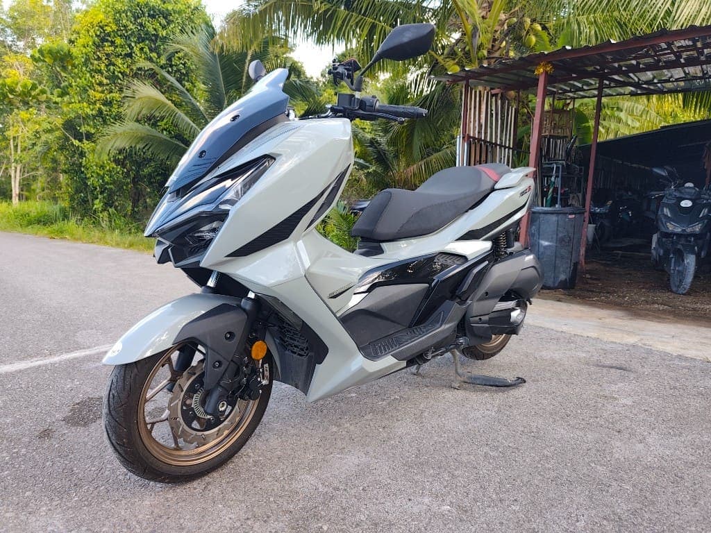 GPX DZ3 premium scooter with advanced features for exploring Krabi