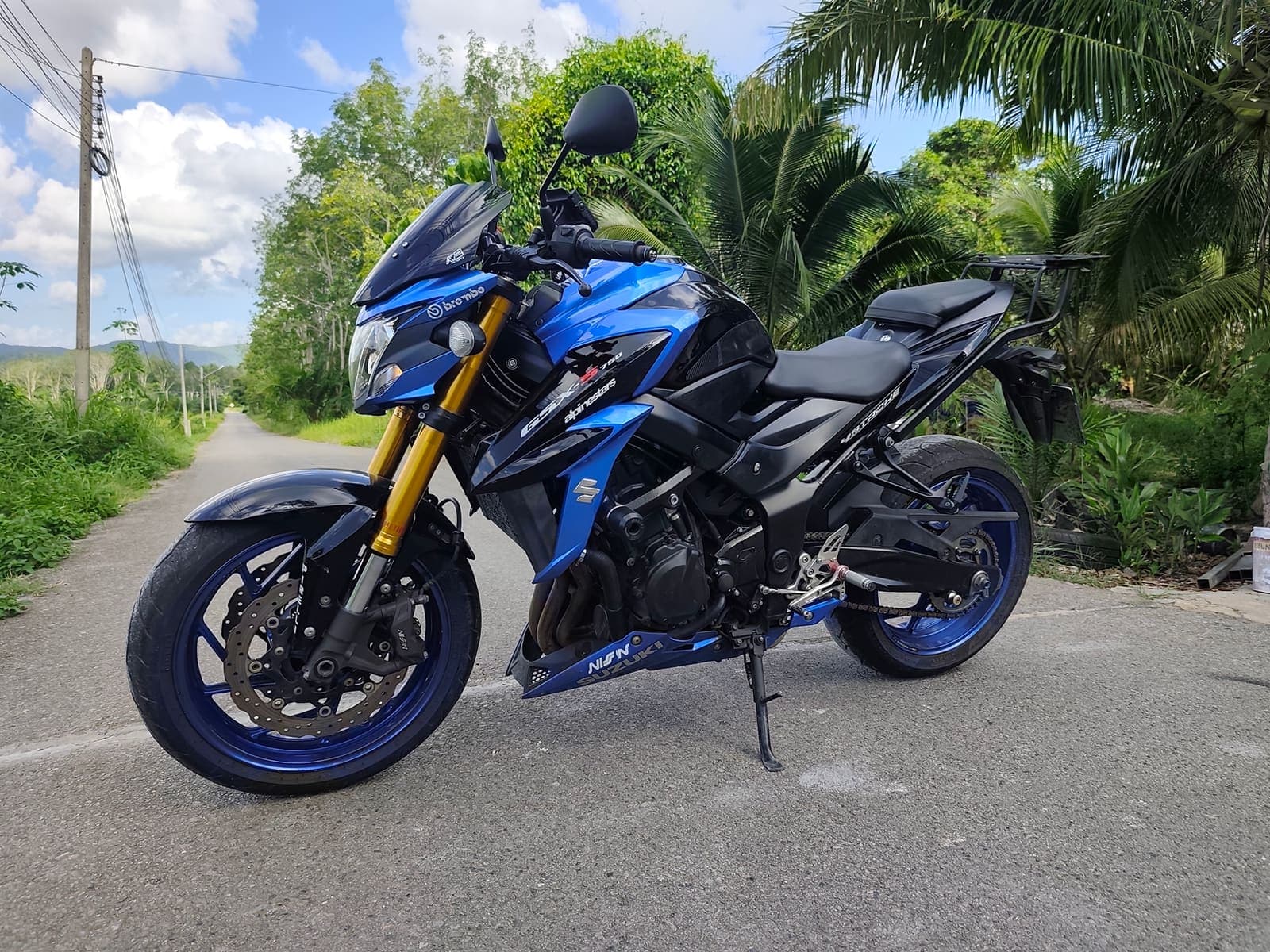 Suzuki GSX-S750 — motorcycle rental in Krabi