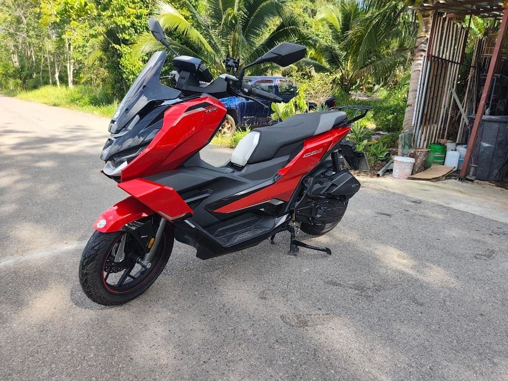 GPX DZ2 modern scooter offering comfort and style for Krabi adventures